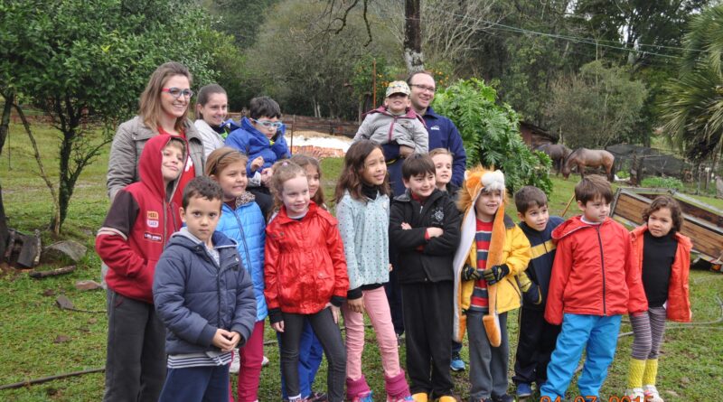 Alunos de colônia de férias SESC da cidade de São Miguel Do Oeste