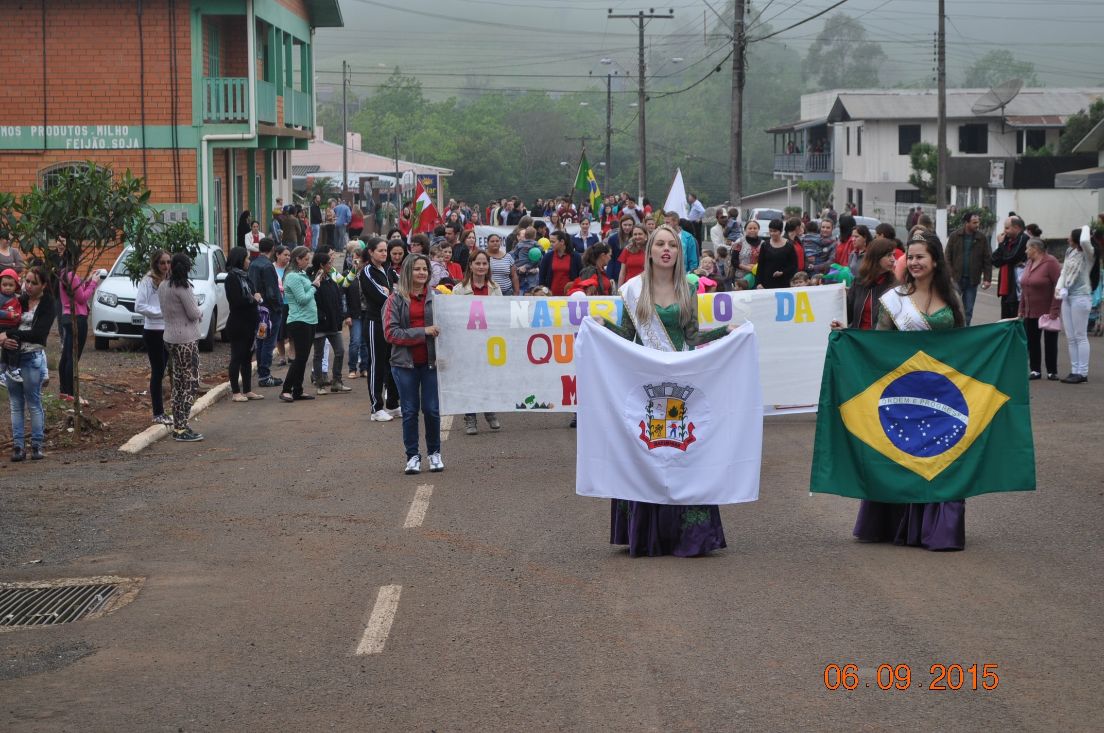 Desfile de 7 de setembro enaltece Educação em Iraceminha