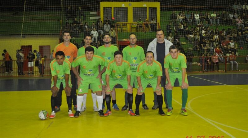 Definidos os finalistas do 3°campeonato municipal de futsal taça Sulcredi 2015