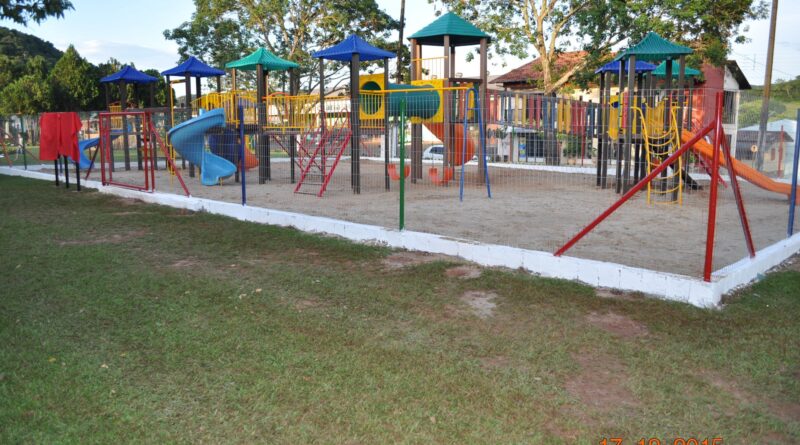 Município inaugura parque infantil