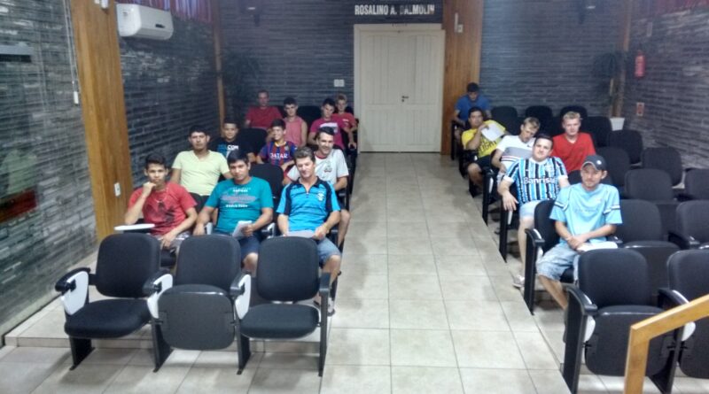 Reunião inicial do campeonato de futebol de campo suiço taça SICOOB CREDIAl e torneio de vôlei de areia.