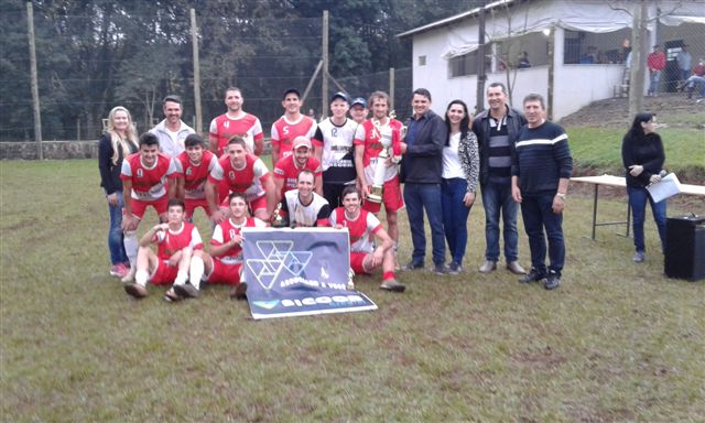 Conhecidos campeões do 3° campeonato de futebol suiço Taça Siccob Credial